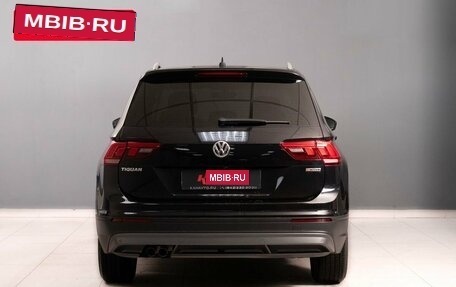 Volkswagen Tiguan II, 2018 год, 2 350 000 рублей, 6 фотография