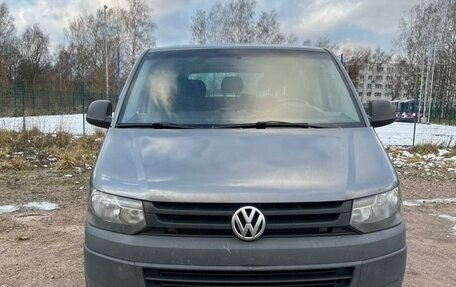 Volkswagen Caravelle T5, 2010 год, 1 700 000 рублей, 1 фотография