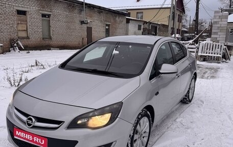 Opel Astra J, 2014 год, 800 000 рублей, 1 фотография