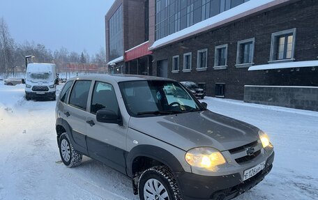 Chevrolet Niva I рестайлинг, 2019 год, 745 000 рублей, 2 фотография