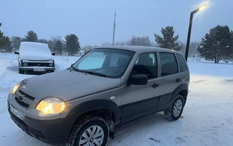 Chevrolet Niva I рестайлинг, 2019 год, 745 000 рублей, 4 фотография