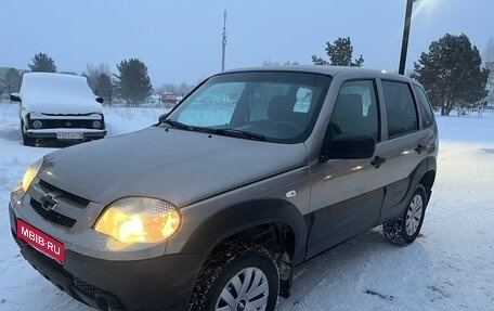 Chevrolet Niva I рестайлинг, 2019 год, 745 000 рублей, 6 фотография