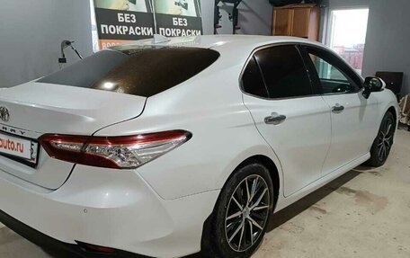 Toyota Camry, 2019 год, 2 650 000 рублей, 10 фотография