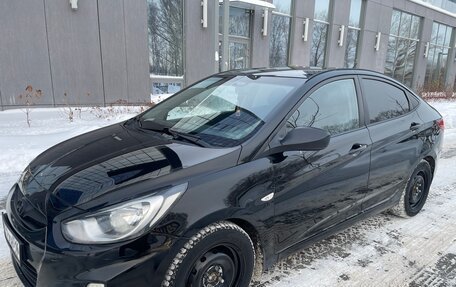 Hyundai Solaris II рестайлинг, 2012 год, 890 000 рублей, 4 фотография