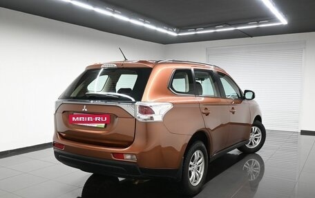 Mitsubishi Outlander III рестайлинг 3, 2012 год, 1 875 000 рублей, 2 фотография