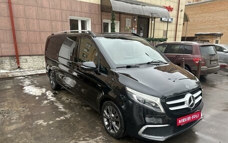 Mercedes-Benz V-Класс, 2017 год, 9 990 000 рублей, 3 фотография