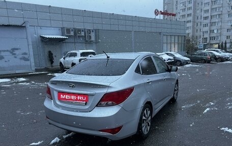 Hyundai Solaris II рестайлинг, 2015 год, 780 000 рублей, 4 фотография