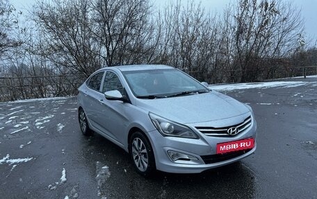 Hyundai Solaris II рестайлинг, 2015 год, 780 000 рублей, 2 фотография