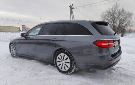 Mercedes-Benz E-Класс, 2019 год, 2 987 543 рублей, 3 фотография