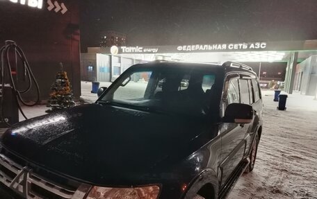 Mitsubishi Pajero IV, 2013 год, 2 444 000 рублей, 2 фотография