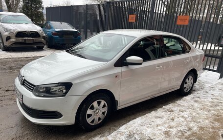 Volkswagen Polo VI (EU Market), 2014 год, 800 000 рублей, 2 фотография