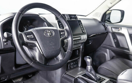 Toyota Land Cruiser Prado 150 рестайлинг 2, 2021 год, 7 740 000 рублей, 14 фотография