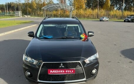 Mitsubishi Outlander III рестайлинг 3, 2011 год, 1 350 000 рублей, 1 фотография