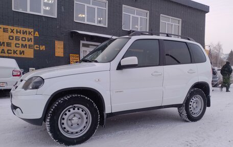 Chevrolet Niva I рестайлинг, 2017 год, 850 000 рублей, 5 фотография