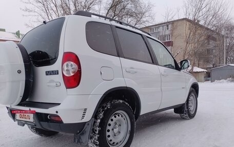 Chevrolet Niva I рестайлинг, 2017 год, 850 000 рублей, 9 фотография