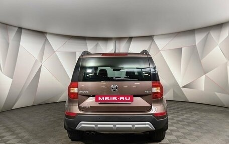 Skoda Yeti I рестайлинг, 2015 год, 1 675 000 рублей, 8 фотография