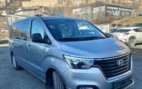 Hyundai Grand Starex Grand Starex I рестайлинг 2, 2020 год, 3 099 990 рублей, 2 фотография