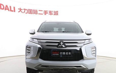 Mitsubishi Pajero Sport III рестайлинг, 2020 год, 3 485 000 рублей, 2 фотография