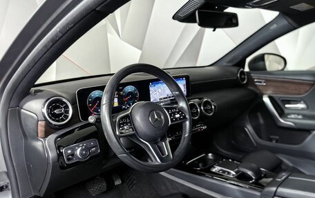 Mercedes-Benz A-Класс, 2019 год, 2 635 000 рублей, 14 фотография