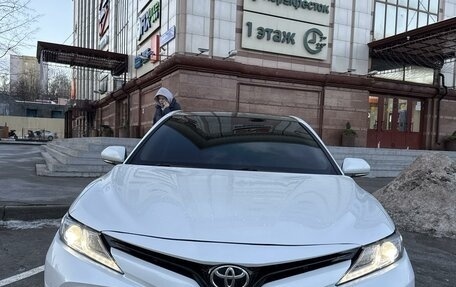 Toyota Camry, 2019 год, 2 700 000 рублей, 1 фотография