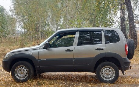 Chevrolet Niva I рестайлинг, 2017 год, 735 000 рублей, 5 фотография