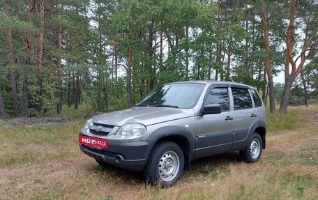 Chevrolet Niva I рестайлинг, 2017 год, 735 000 рублей, 9 фотография