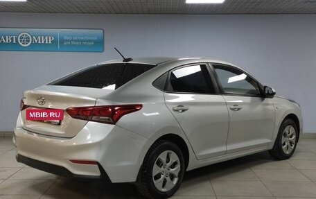 Hyundai Solaris II рестайлинг, 2017 год, 1 015 000 рублей, 5 фотография