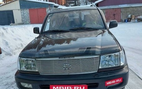 Toyota Land Cruiser 100 рестайлинг 2, 2005 год, 1 950 000 рублей, 2 фотография