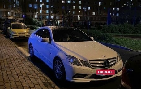 Mercedes-Benz E-Класс, 2011 год, 1 500 000 рублей, 1 фотография