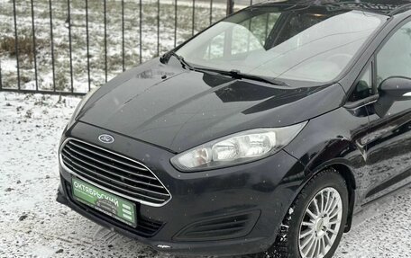 Ford Fiesta, 2015 год, 949 000 рублей, 3 фотография