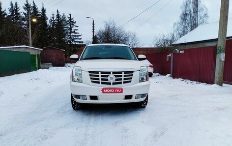 Cadillac Escalade III, 2007 год, 1 790 000 рублей, 1 фотография