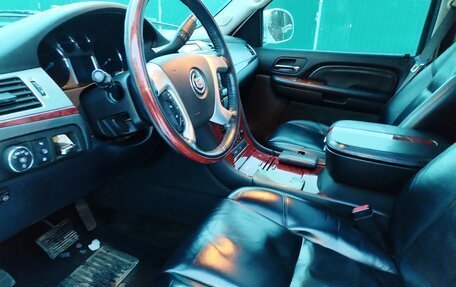 Cadillac Escalade III, 2007 год, 1 790 000 рублей, 9 фотография