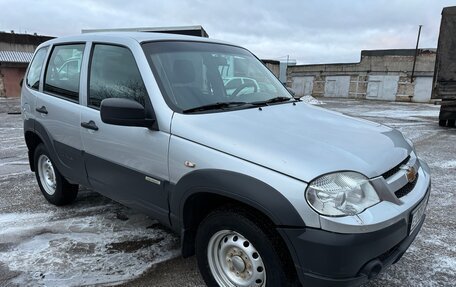 Chevrolet Niva I рестайлинг, 2016 год, 869 000 рублей, 1 фотография