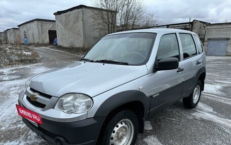 Chevrolet Niva I рестайлинг, 2016 год, 869 000 рублей, 2 фотография