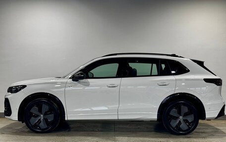 Volkswagen Tiguan, 2024 год, 5 490 000 рублей, 4 фотография