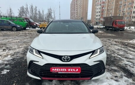 Toyota Camry, 2021 год, 4 200 000 рублей, 3 фотография