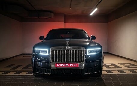 Rolls-Royce Ghost Series II рестайлинг, 2021 год, 45 500 000 рублей, 6 фотография