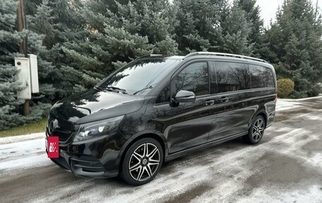 Mercedes-Benz V-Класс, 2018 год, 8 500 000 рублей, 2 фотография