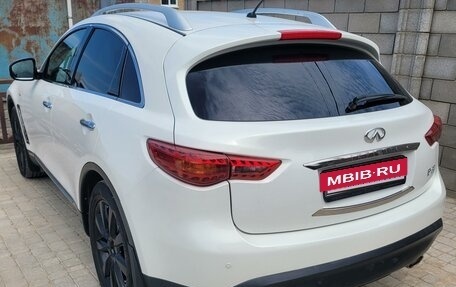 Infiniti FX II, 2011 год, 2 170 000 рублей, 2 фотография