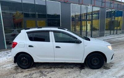 Renault Sandero II рестайлинг, 2018 год, 890 000 рублей, 1 фотография