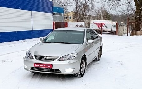 Toyota Camry V40, 2005 год, 590 000 рублей, 1 фотография