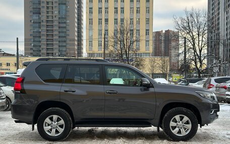 Toyota Land Cruiser Prado 150 рестайлинг 2, 2020 год, 4 900 000 рублей, 4 фотография