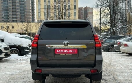 Toyota Land Cruiser Prado 150 рестайлинг 2, 2020 год, 4 900 000 рублей, 6 фотография