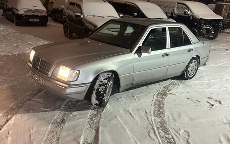 Mercedes-Benz E-Класс, 1994 год, 850 000 рублей, 4 фотография