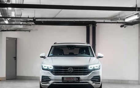 Volkswagen Touareg III, 2019 год, 6 190 000 рублей, 2 фотография