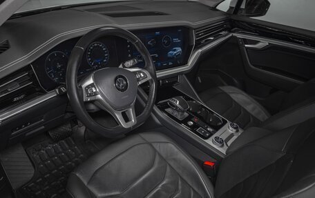 Volkswagen Touareg III, 2019 год, 6 190 000 рублей, 21 фотография