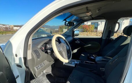 Nissan Navara (Frontier), 2012 год, 900 000 рублей, 11 фотография