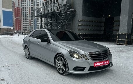 Mercedes-Benz E-Класс, 2011 год, 1 990 000 рублей, 4 фотография