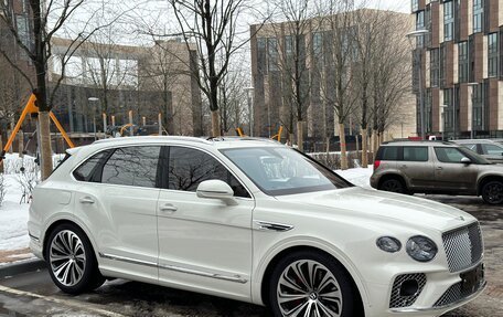 Bentley Bentayga I, 2022 год, 33 800 000 рублей, 10 фотография