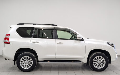 Toyota Land Cruiser Prado 150 рестайлинг 2, 2017 год, 4 650 000 рублей, 4 фотография